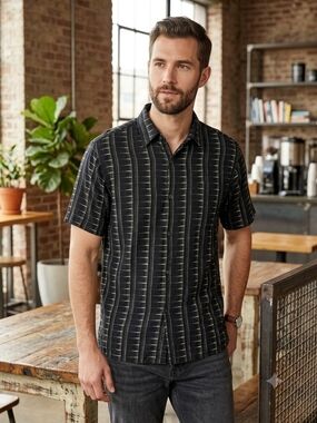 Axcess Claiborne Mens Large Rayon Button Up Shirt Black Vertical Pattern SS